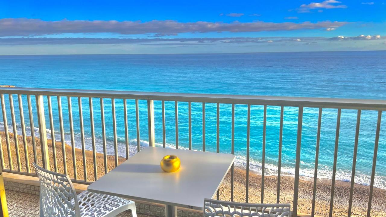 Seaviews By Jenni Menton, La Suite, Superbe Front De Mer, Top Emplacement Avec Terrasse Et Parking! Exterior photo