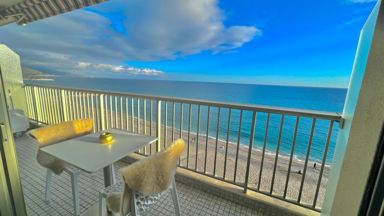 Seaviews By Jenni Menton, La Suite, Superbe Front De Mer, Top Emplacement Avec Terrasse Et Parking! Exterior photo