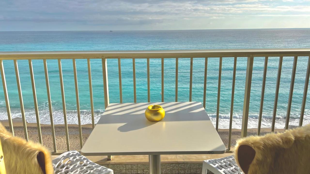 Seaviews By Jenni Menton, La Suite, Superbe Front De Mer, Top Emplacement Avec Terrasse Et Parking! Exterior photo